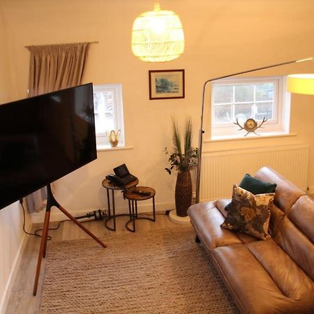 House 1905 - Self Catering Serviced Apartment Tidworth Екстер'єр фото