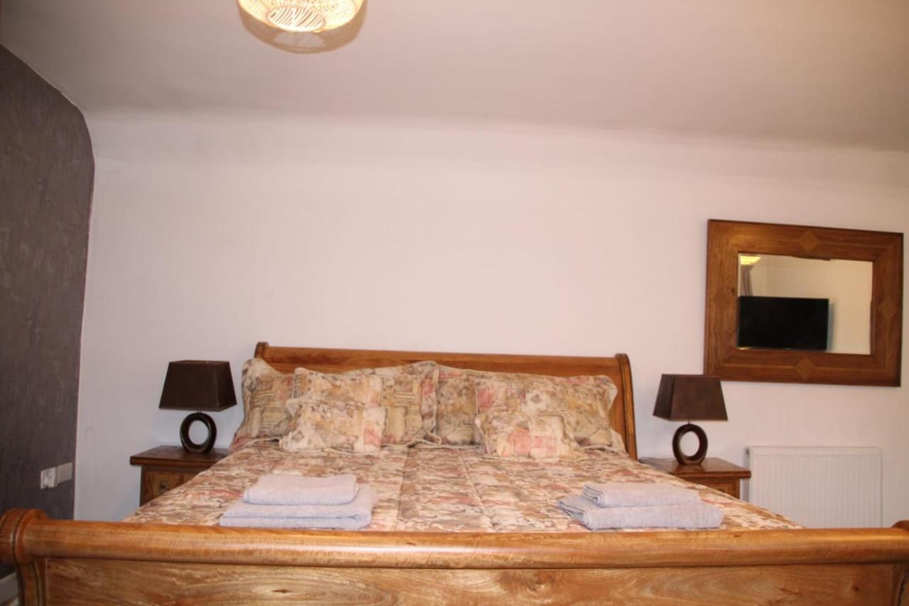 House 1905 - Self Catering Serviced Apartment Tidworth Екстер'єр фото