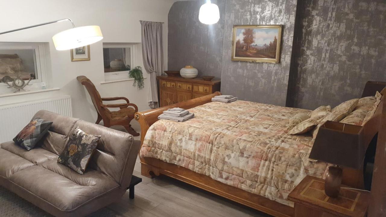 House 1905 - Self Catering Serviced Apartment Tidworth Екстер'єр фото
