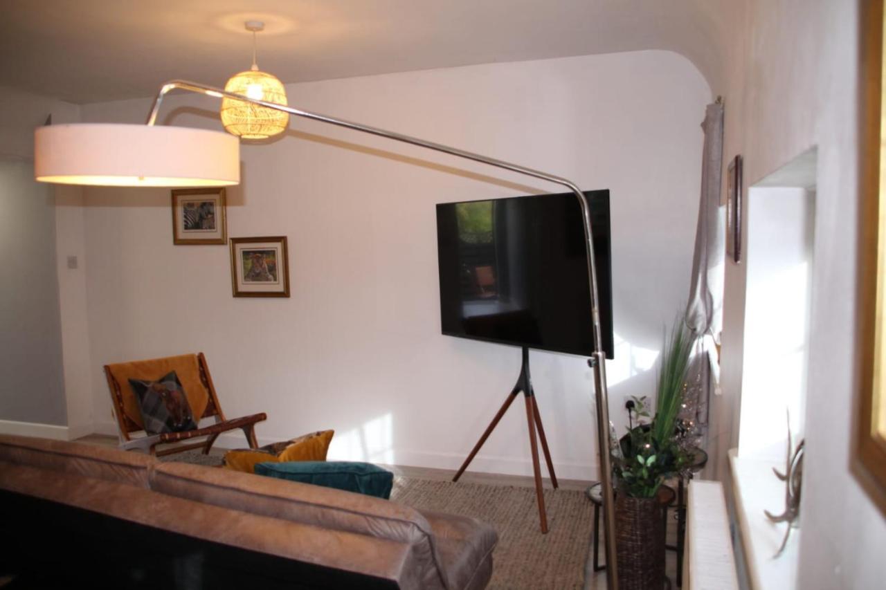 House 1905 - Self Catering Serviced Apartment Tidworth Екстер'єр фото