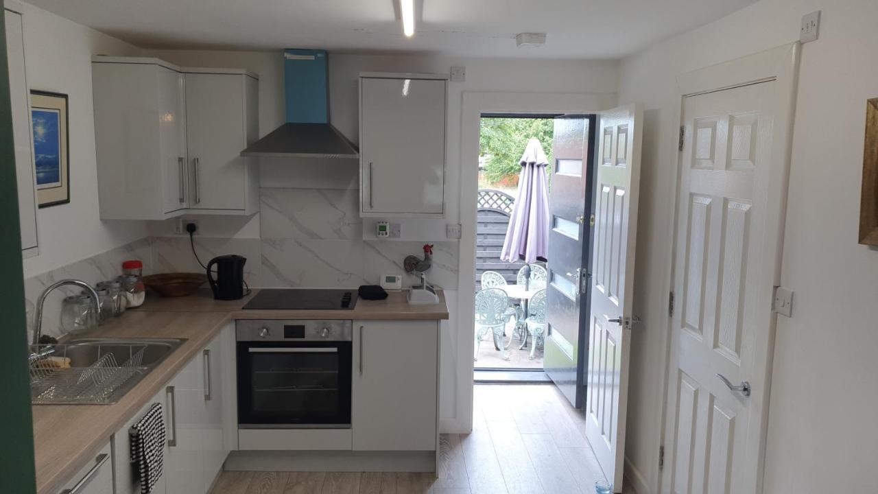 House 1905 - Self Catering Serviced Apartment Tidworth Екстер'єр фото