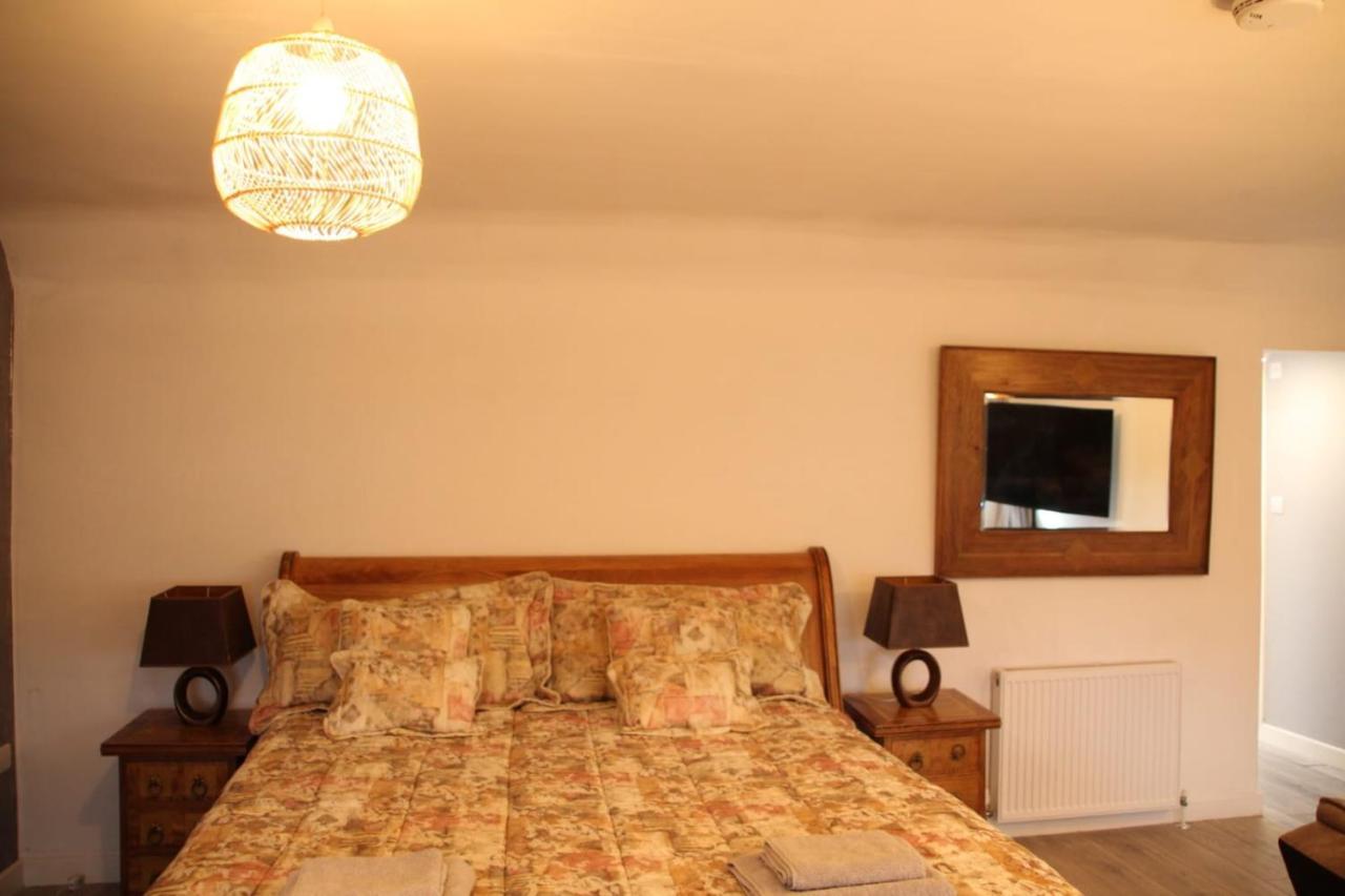 House 1905 - Self Catering Serviced Apartment Tidworth Екстер'єр фото