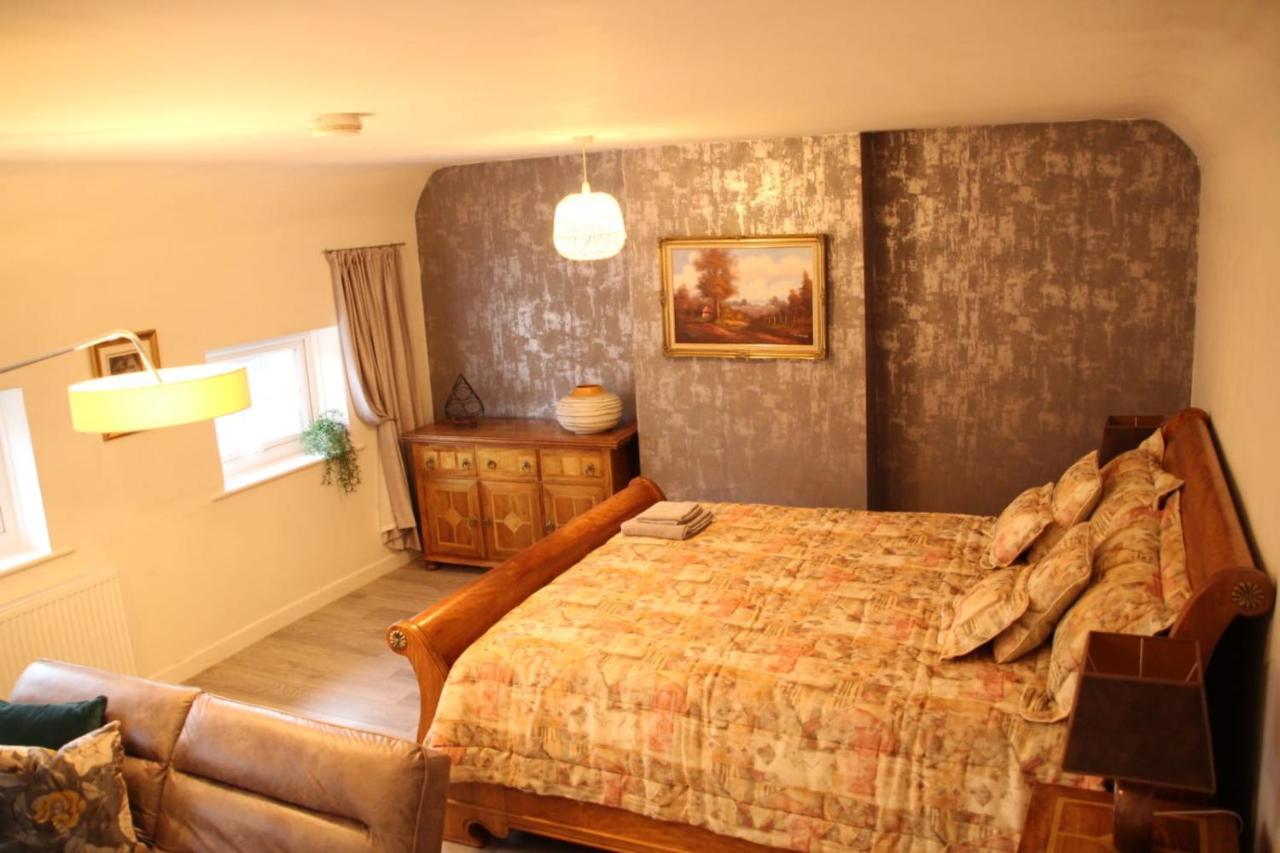 House 1905 - Self Catering Serviced Apartment Tidworth Екстер'єр фото
