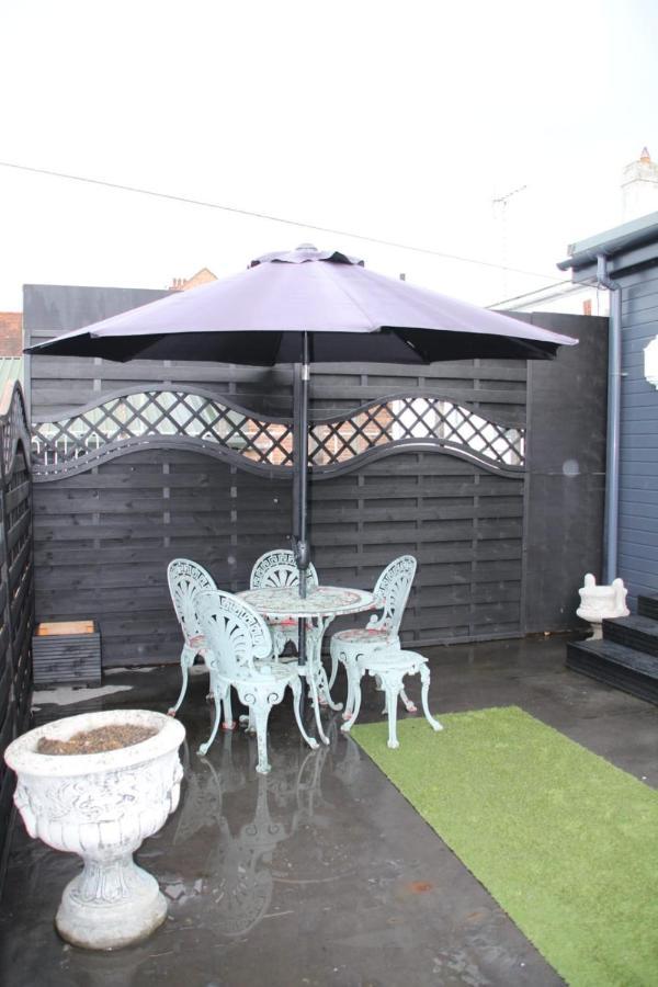 House 1905 - Self Catering Serviced Apartment Tidworth Екстер'єр фото
