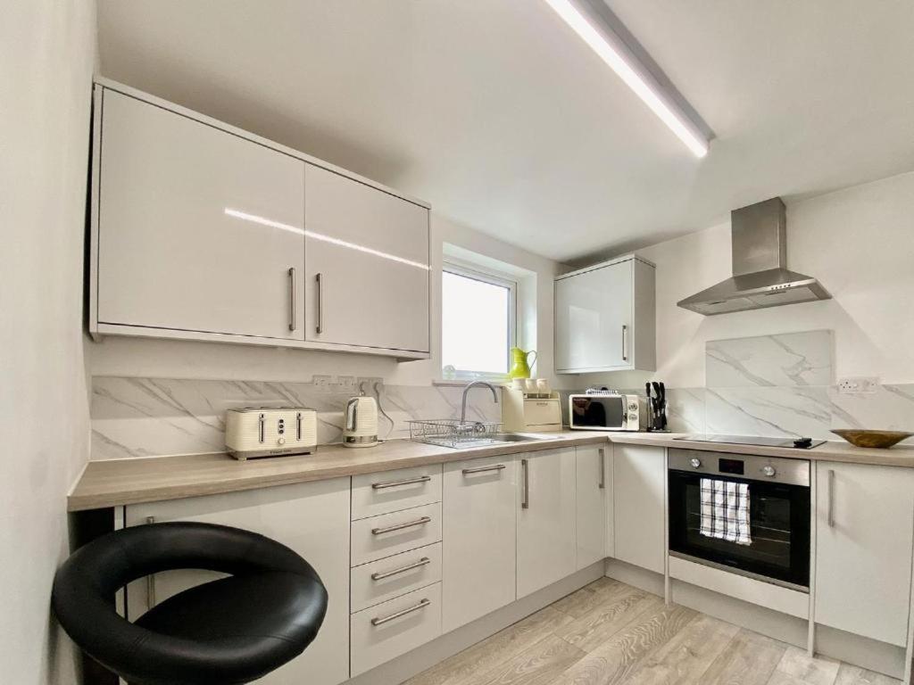 House 1905 - Self Catering Serviced Apartment Tidworth Екстер'єр фото