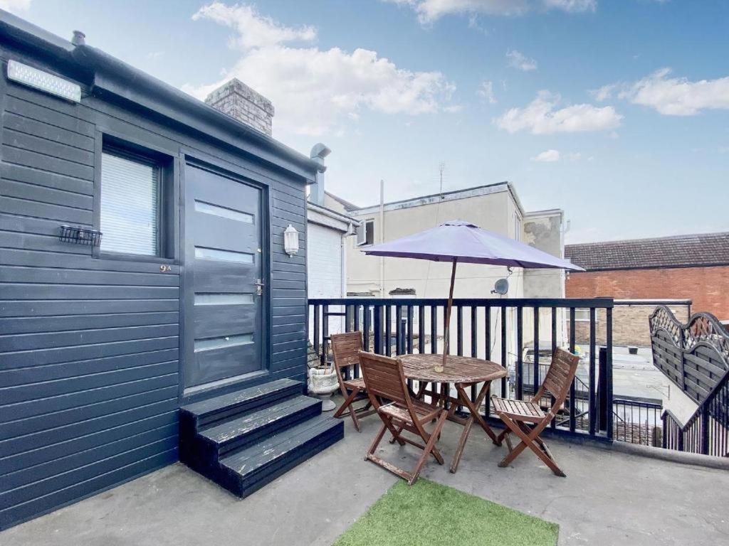 House 1905 - Self Catering Serviced Apartment Tidworth Екстер'єр фото