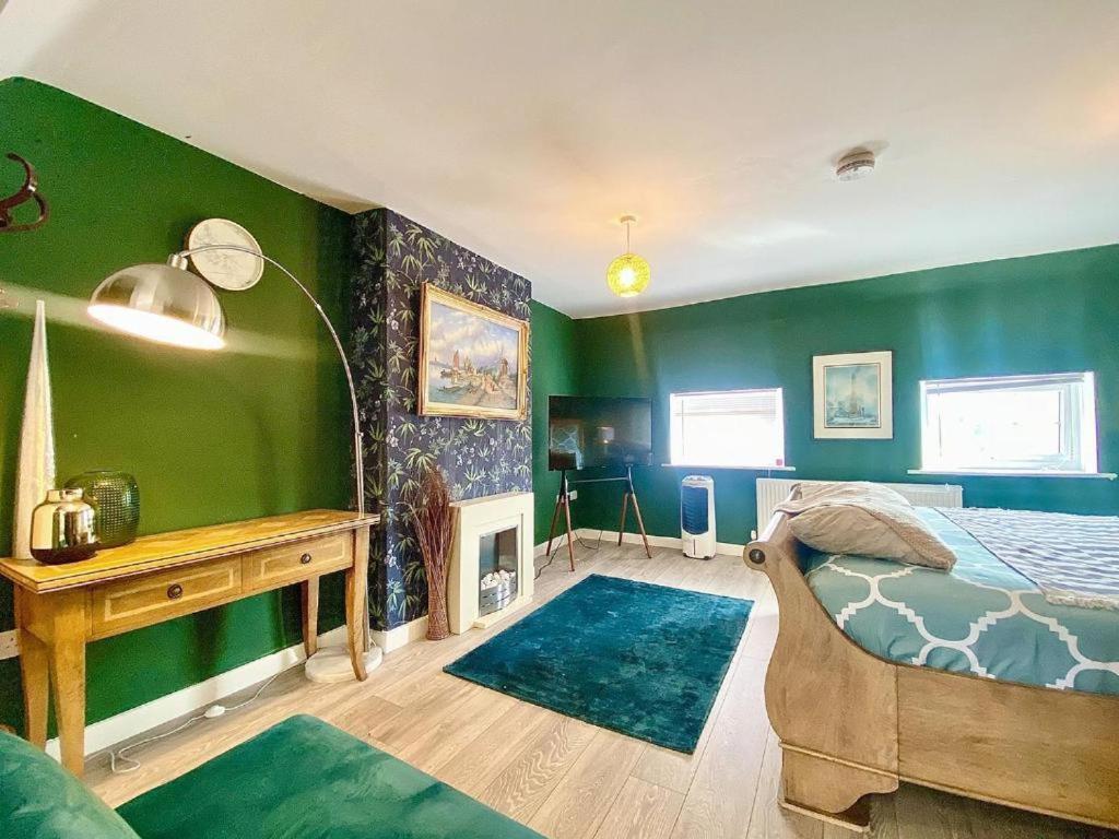 House 1905 - Self Catering Serviced Apartment Tidworth Екстер'єр фото