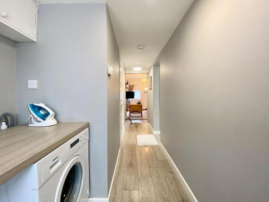 House 1905 - Self Catering Serviced Apartment Tidworth Екстер'єр фото