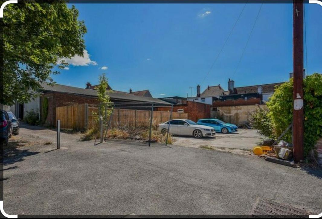 House 1905 - Self Catering Serviced Apartment Tidworth Екстер'єр фото